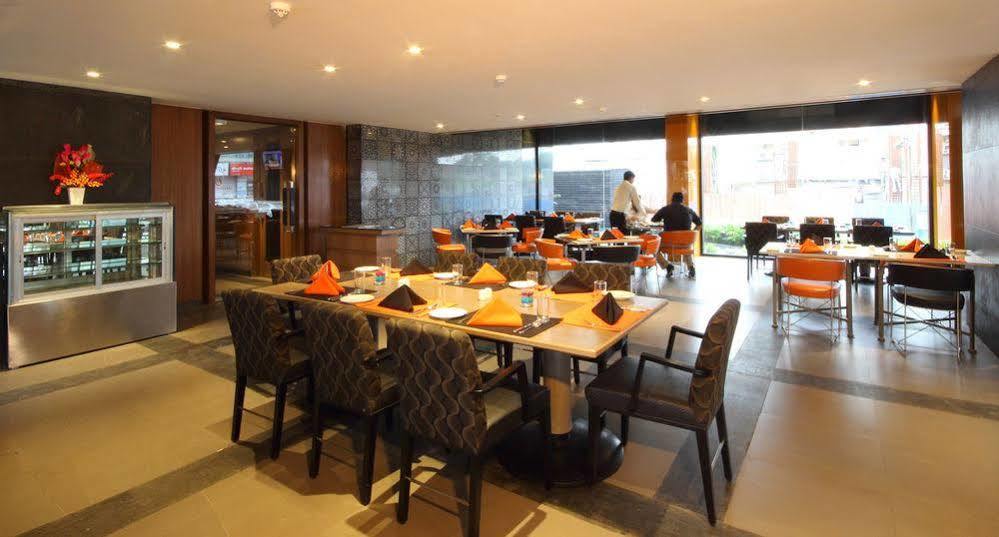 Hotel Fidalgo Pune Luaran gambar